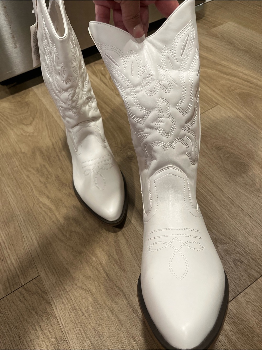 White Western Cowboy Boots - Embroidered Shaft - Picture 2 of 5